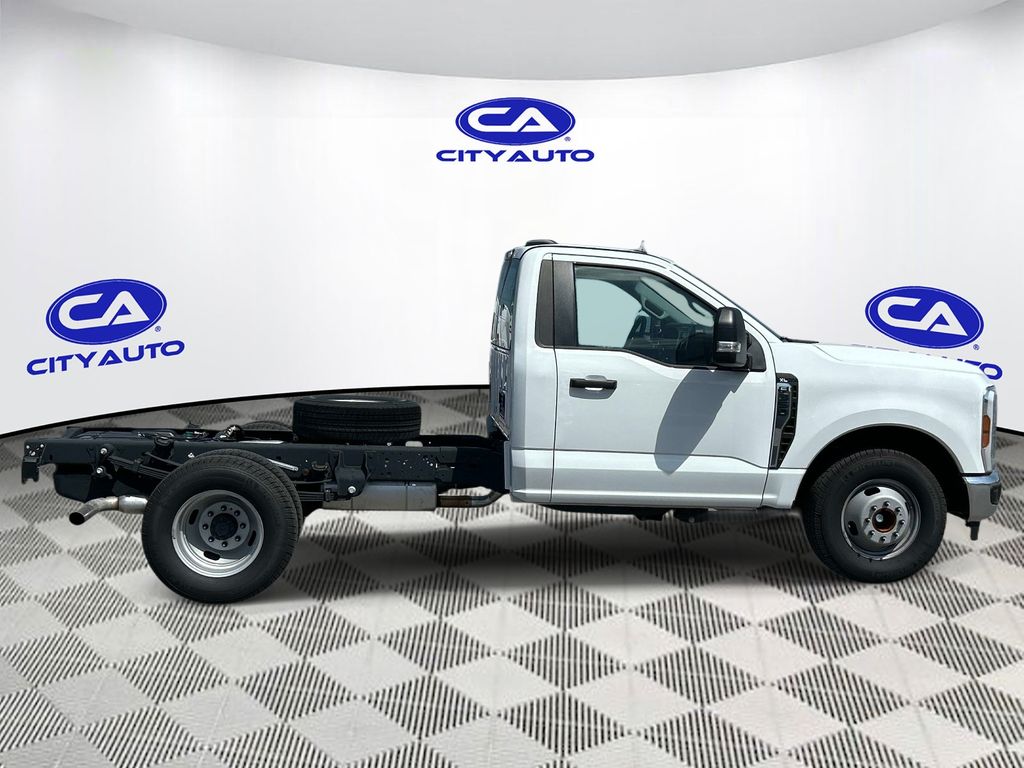 Used 2025 Ford F-350 Super Duty Chassis Truck