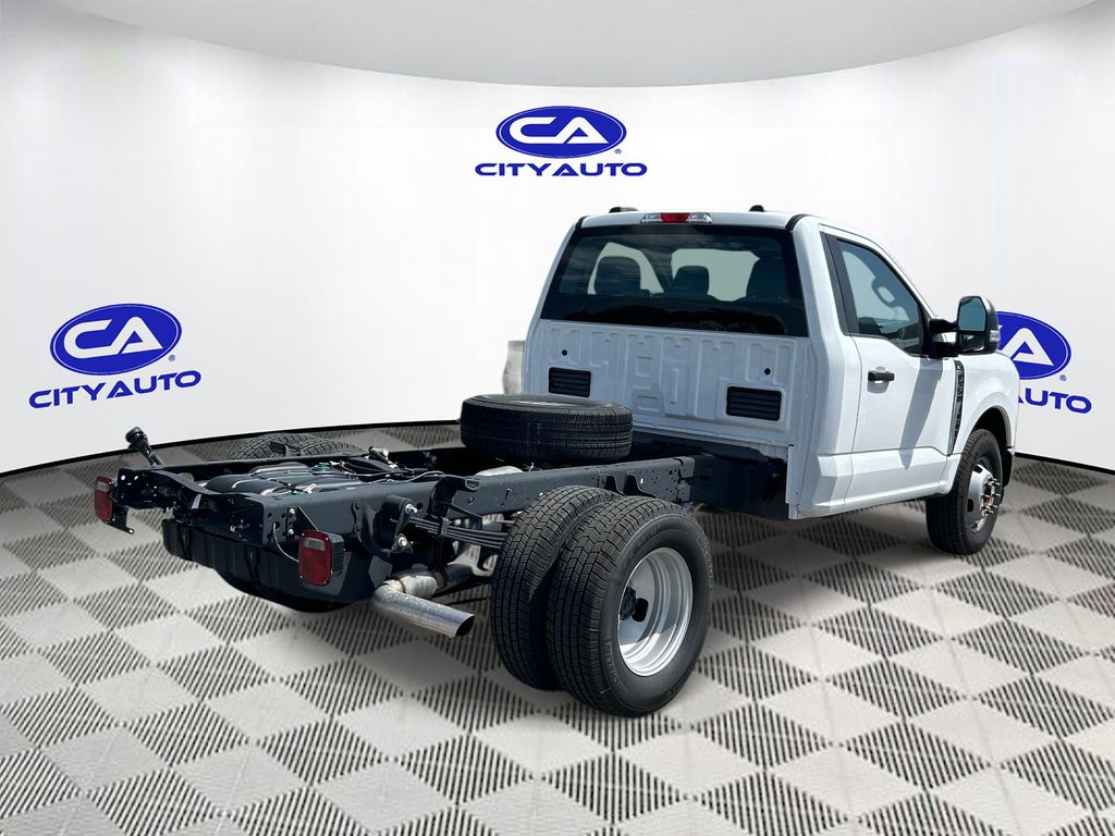 Used 2025 Ford F-350 Super Duty Chassis Truck