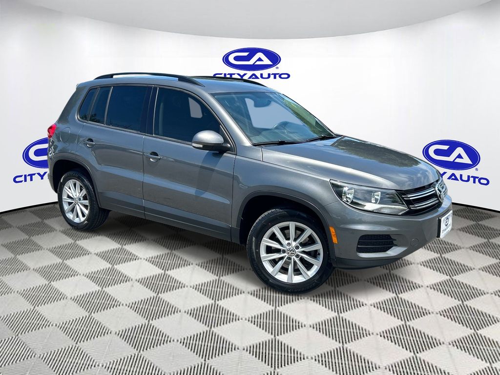2017 Volkswagen Tiguan Limited 2.0T 4Motion's photo
