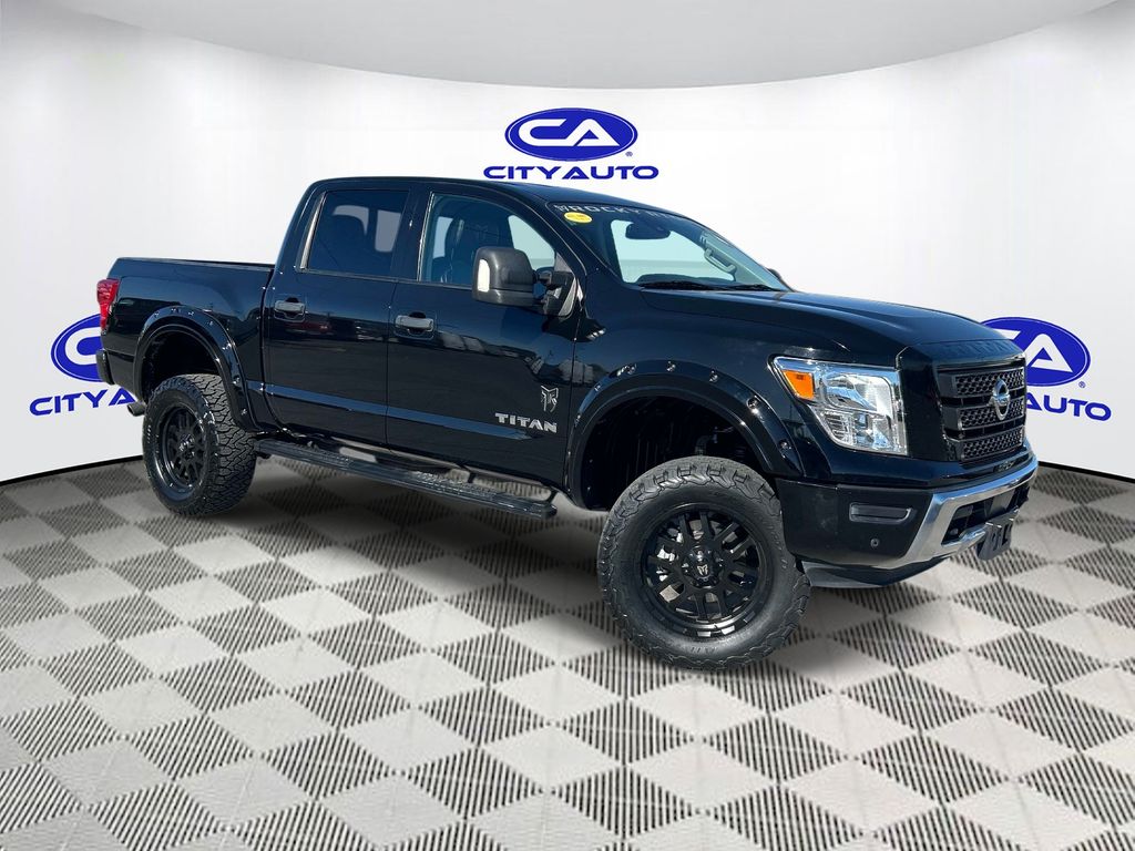 2022 Nissan Titan SV 4X4 Crew Cab's photo