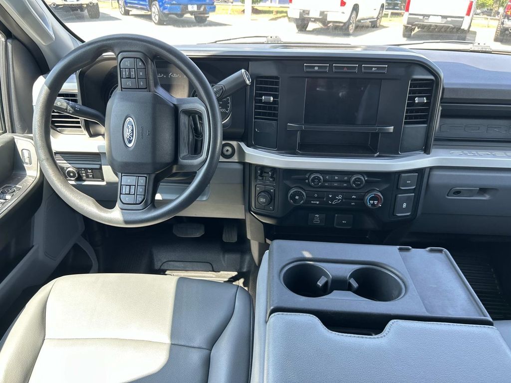 Used 2024 Ford F-550 Super Duty Truck