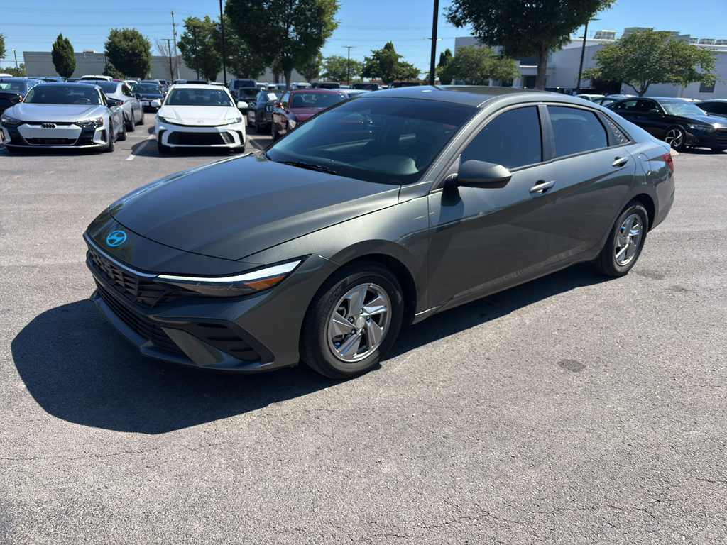 2024 Hyundai Elantra 2.0 SE IVT's photo