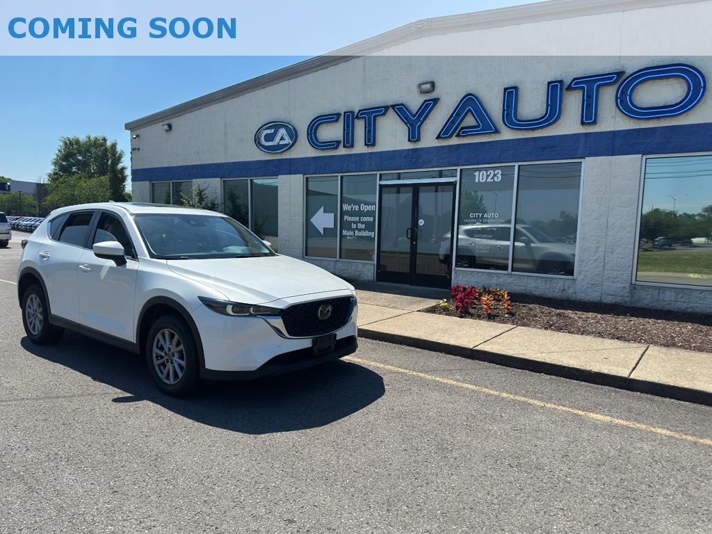 2023 Mazda CX-5 S Preferred package Auto AWD's photo