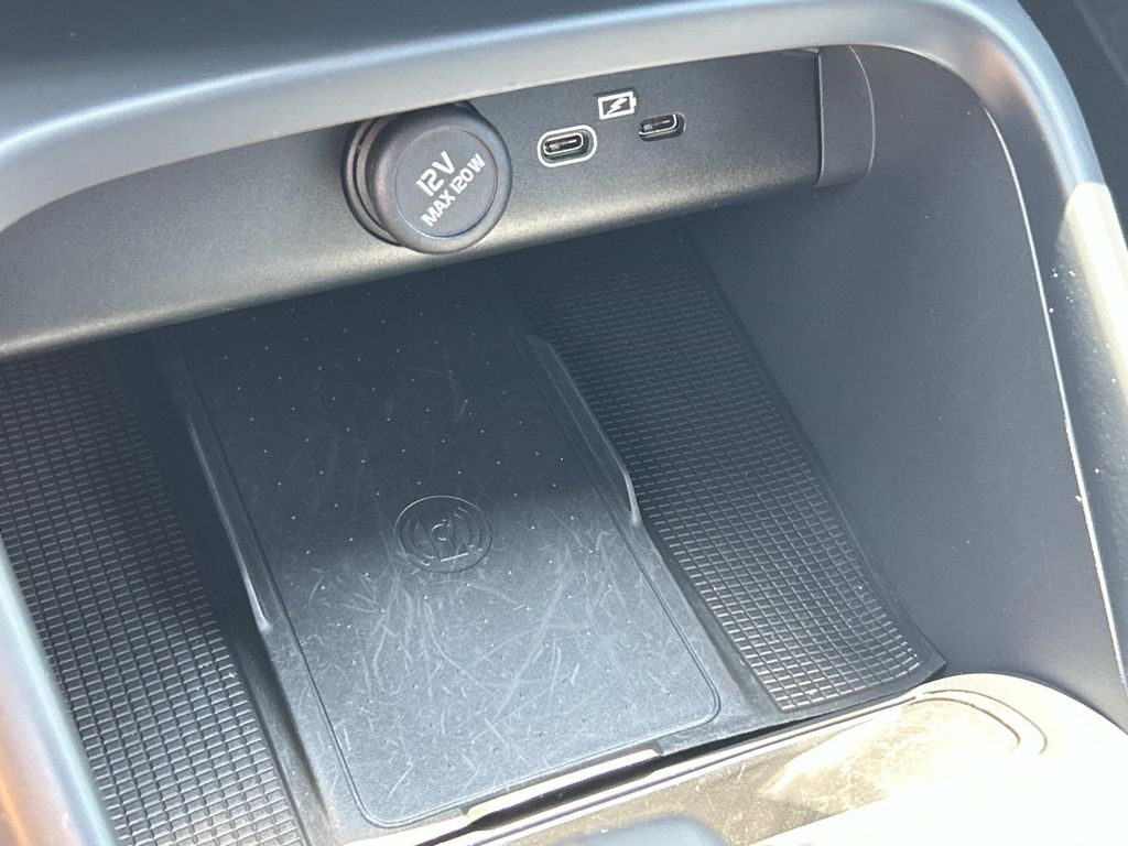 2024 Volvo XC40 Core - Photo 36