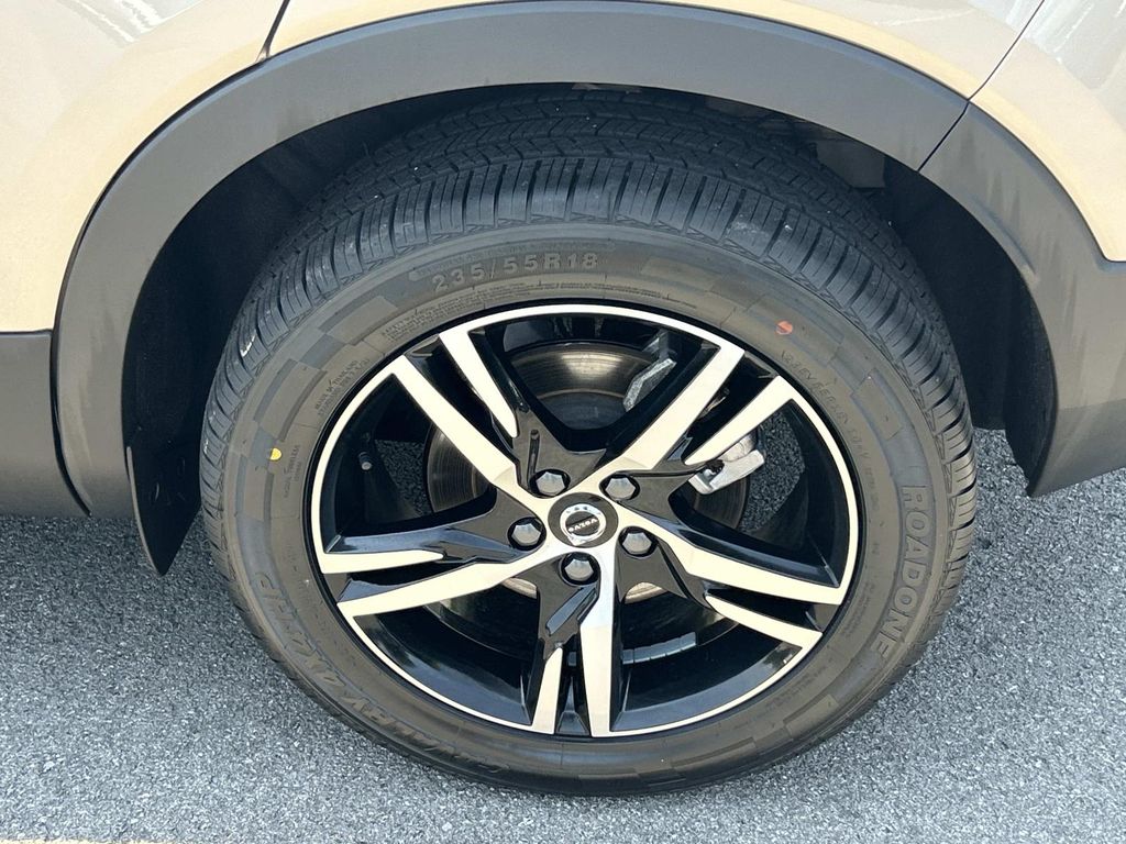 2024 Volvo XC40 Core - Photo 19