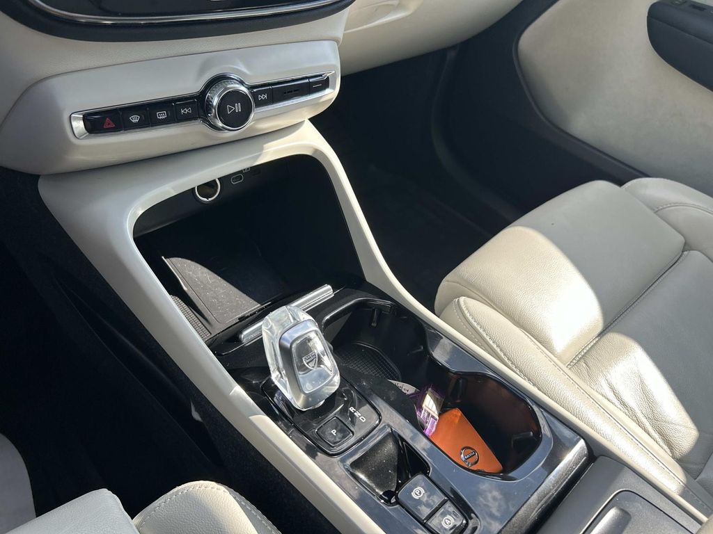 2023 Volvo XC40 Plus - Photo 35