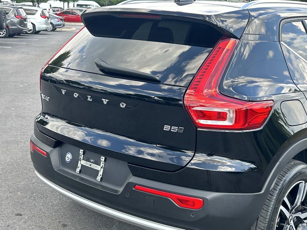 2023 Volvo XC40 Plus - Photo 14