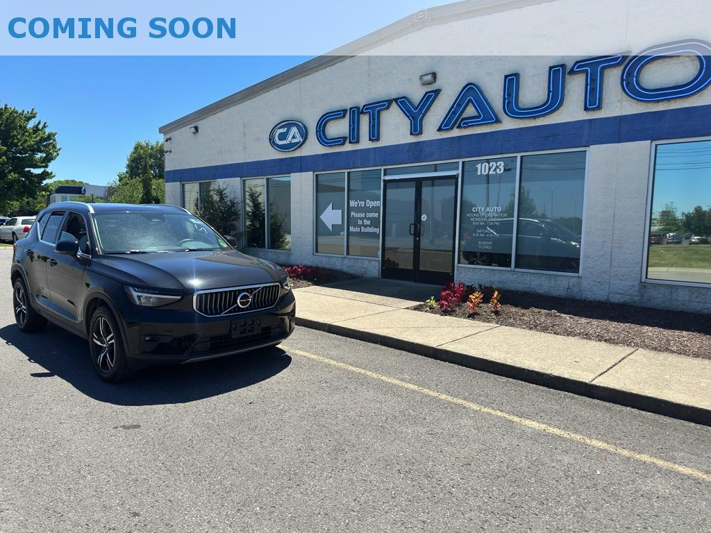 2023 Volvo XC40 B5 Plus Bright AWD's photo
