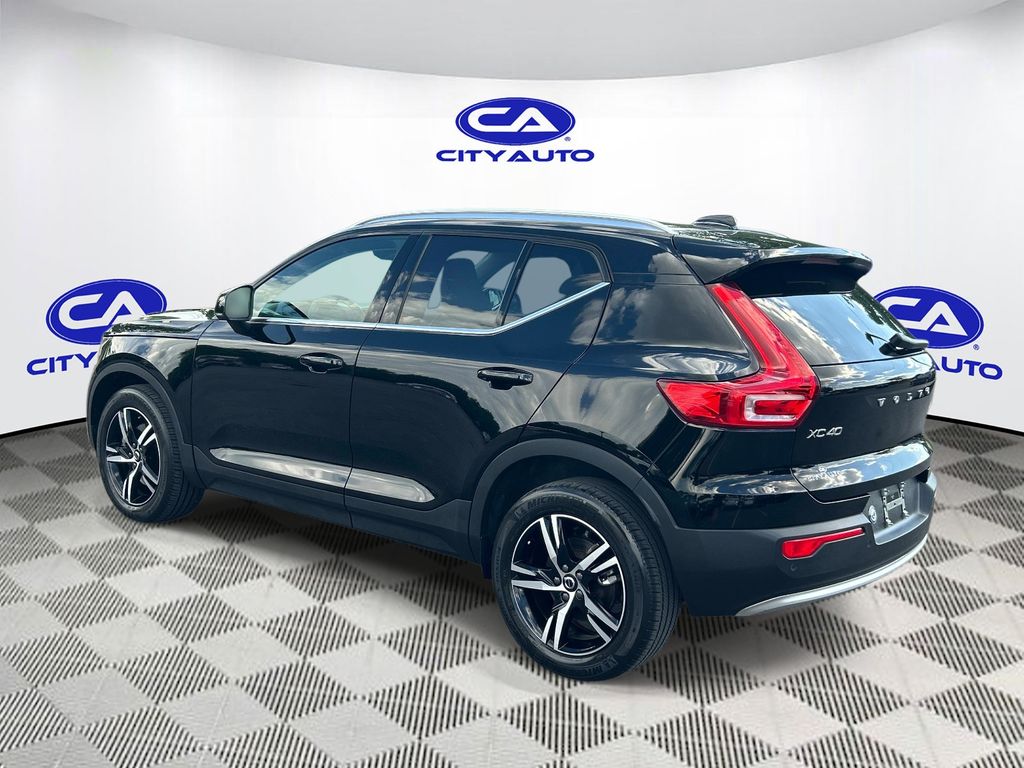 2023 Volvo XC40 Plus - Photo 7