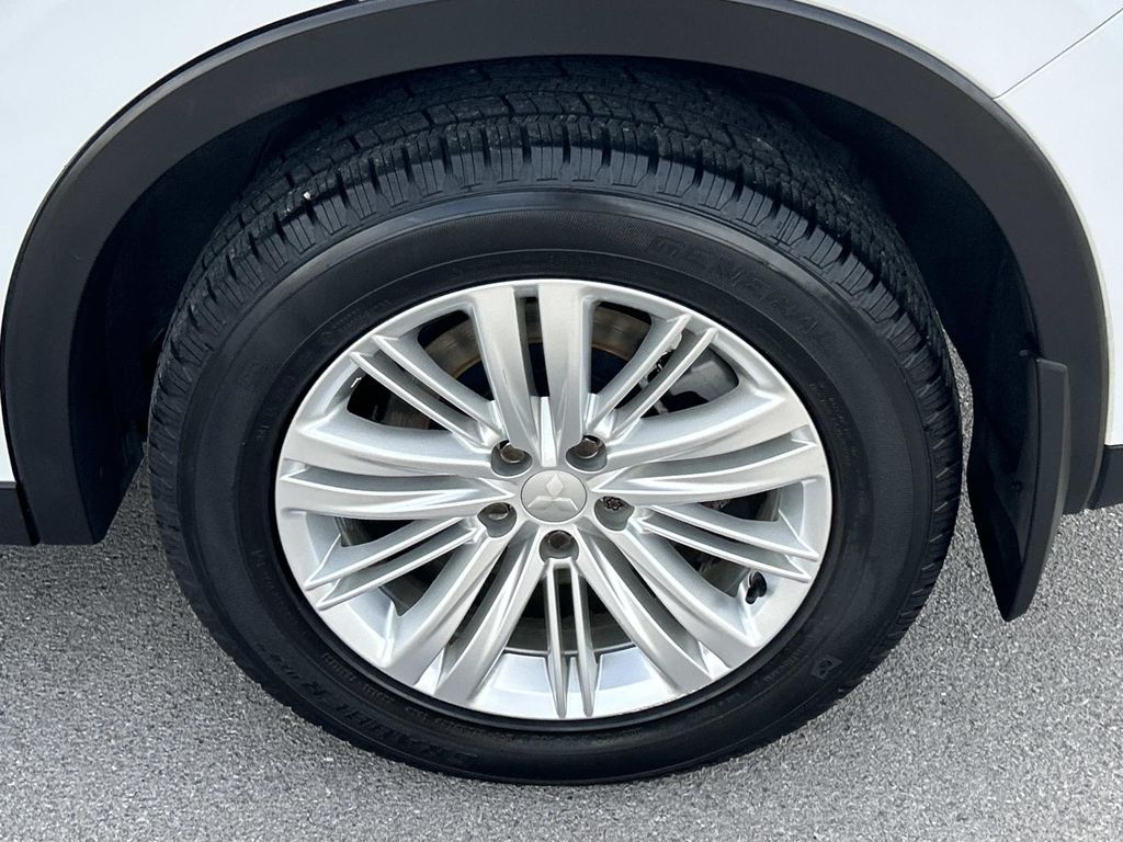 Used 2023 Mitsubishi Outlander SUV