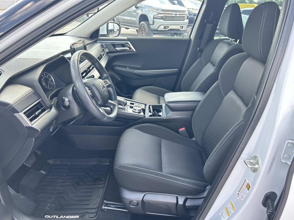 Used 2023 Mitsubishi Outlander SUV