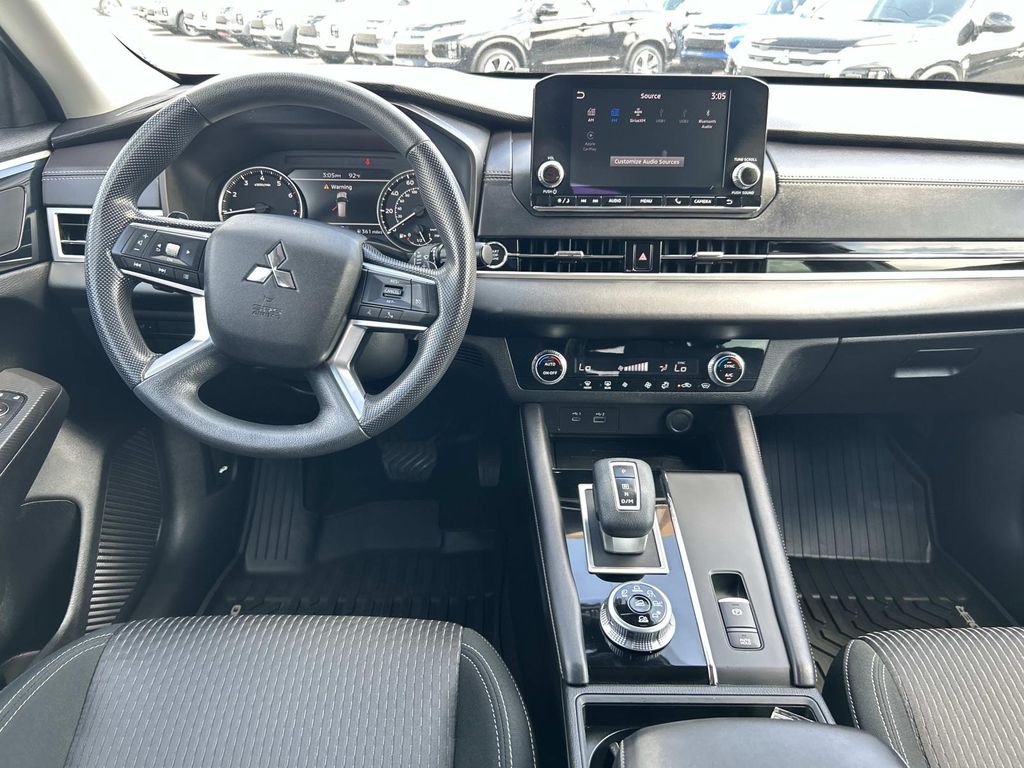 Used 2023 Mitsubishi Outlander SUV