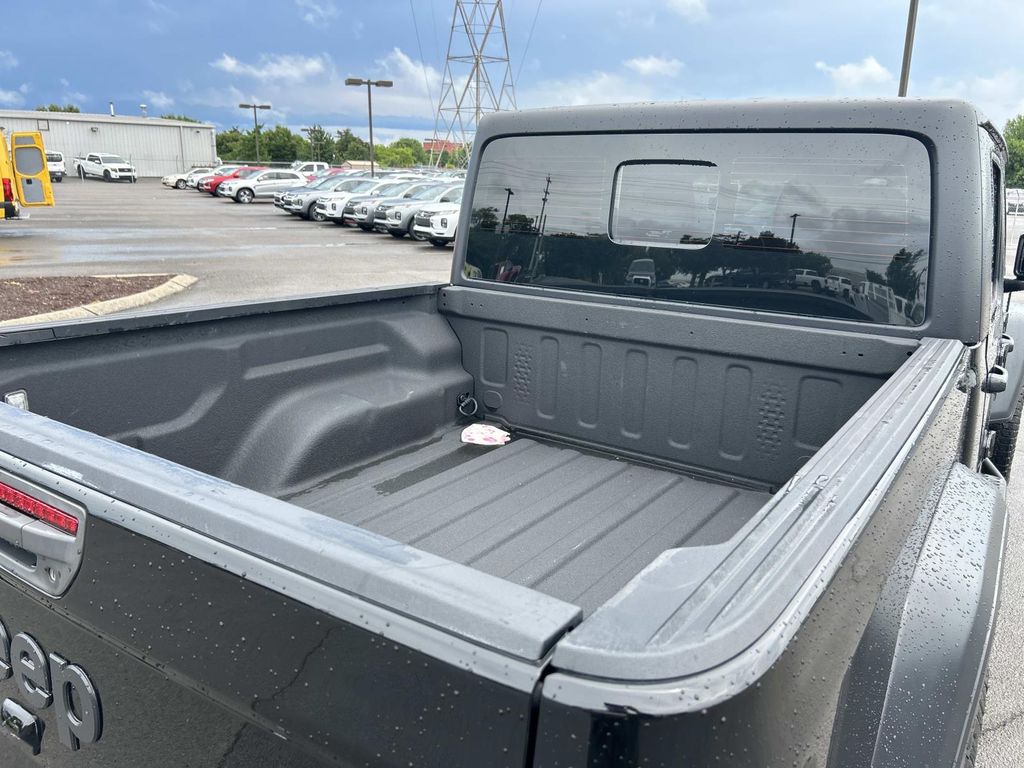 Used 2023 Jeep Gladiator Truck