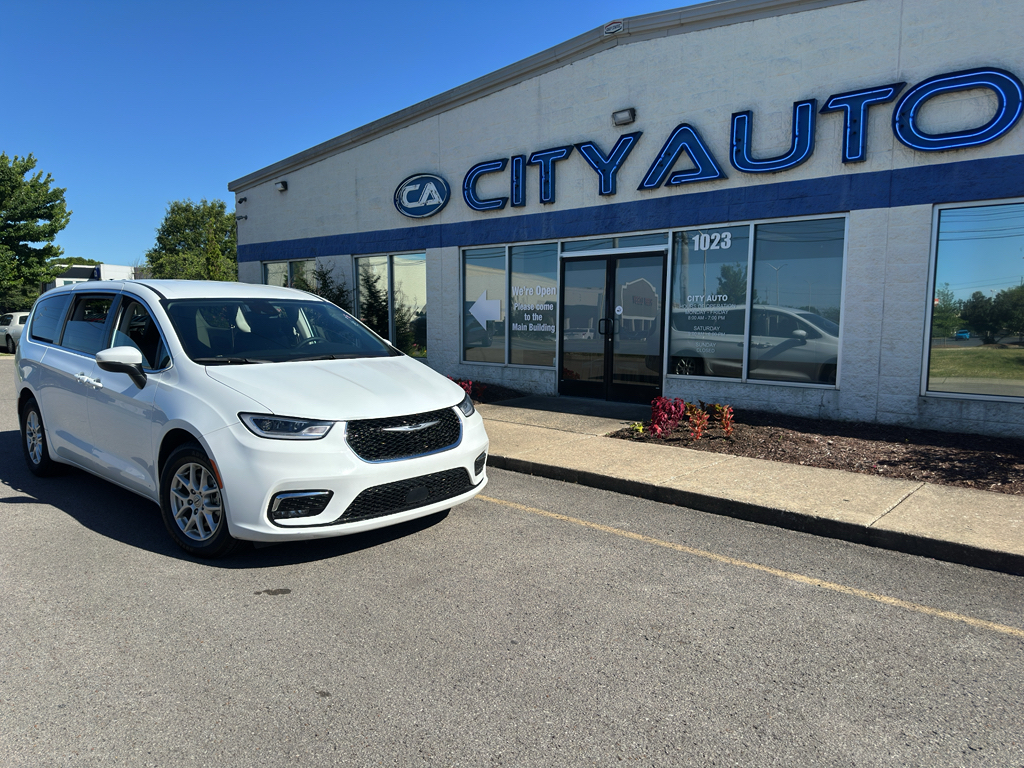 2023 Chrysler Pacifica's photo