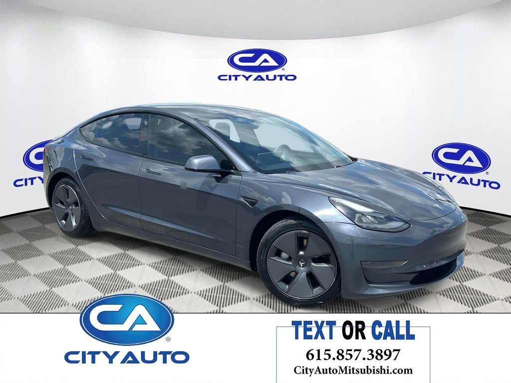2021 Tesla Model 3 Standard Range Plus's photo