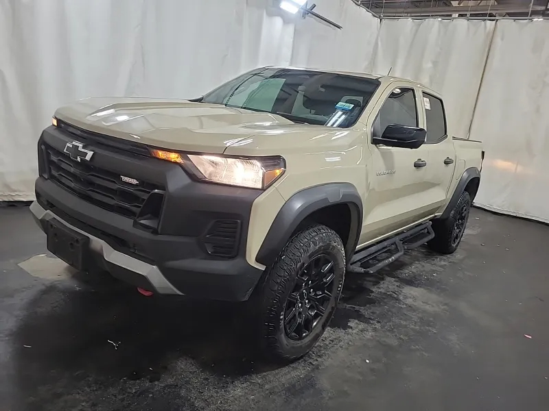 2023 Chevrolet Colorado 4WD Trail Boss Crew Cab Short Box's photo