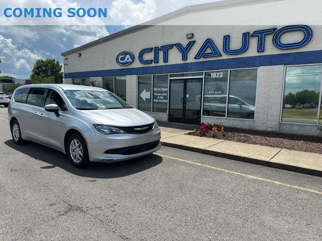 2023 Chrysler Voyager LX's photo