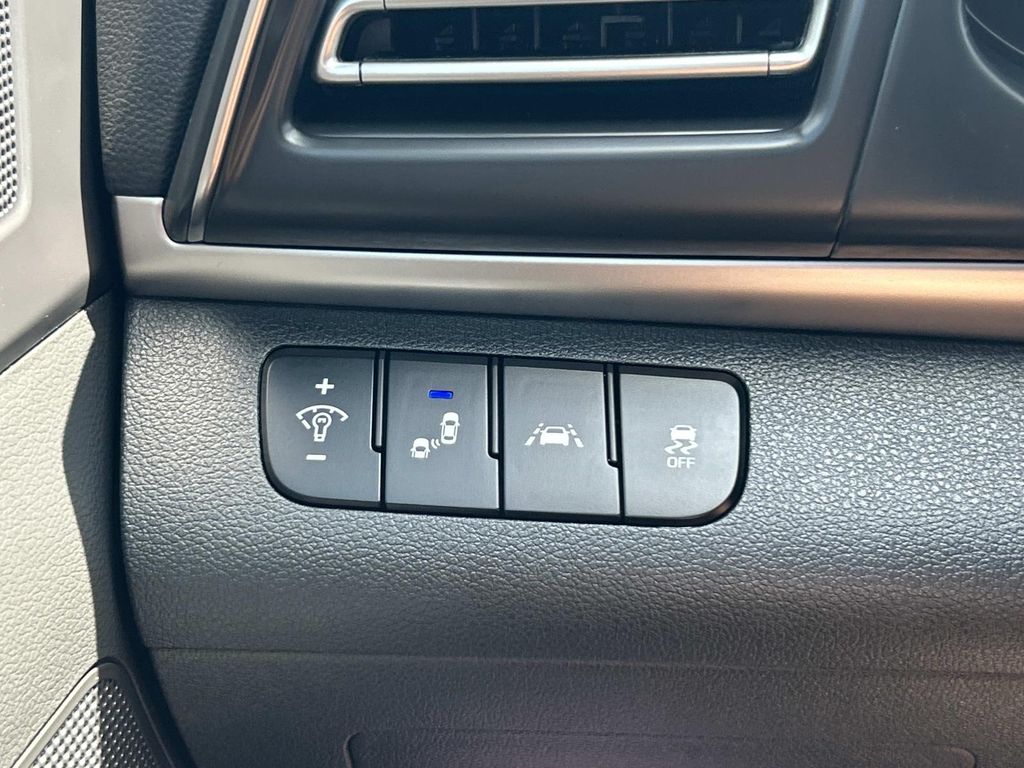 Used 2020 Hyundai Elantra Sedan