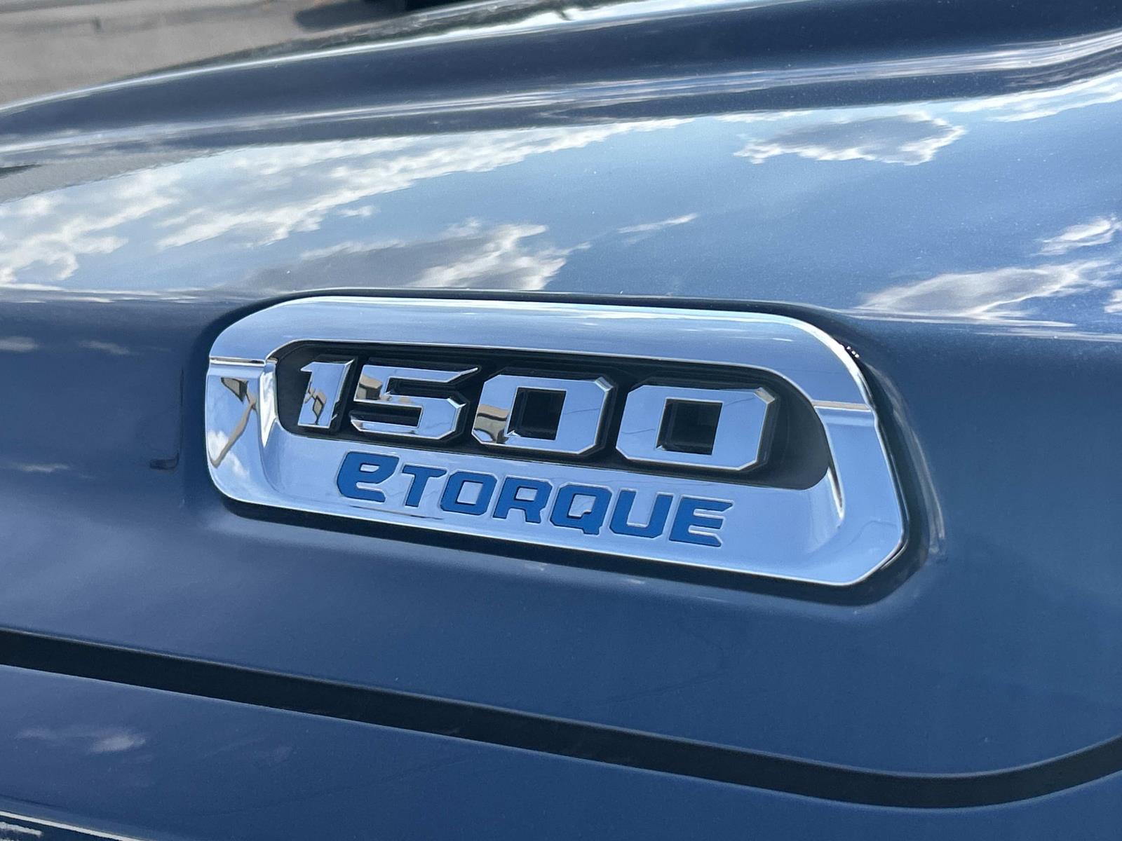 Vehicle photo 20