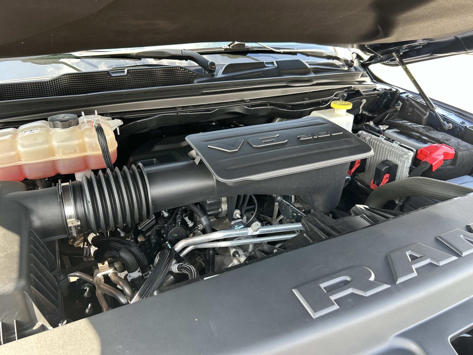 Vehicle photo 22