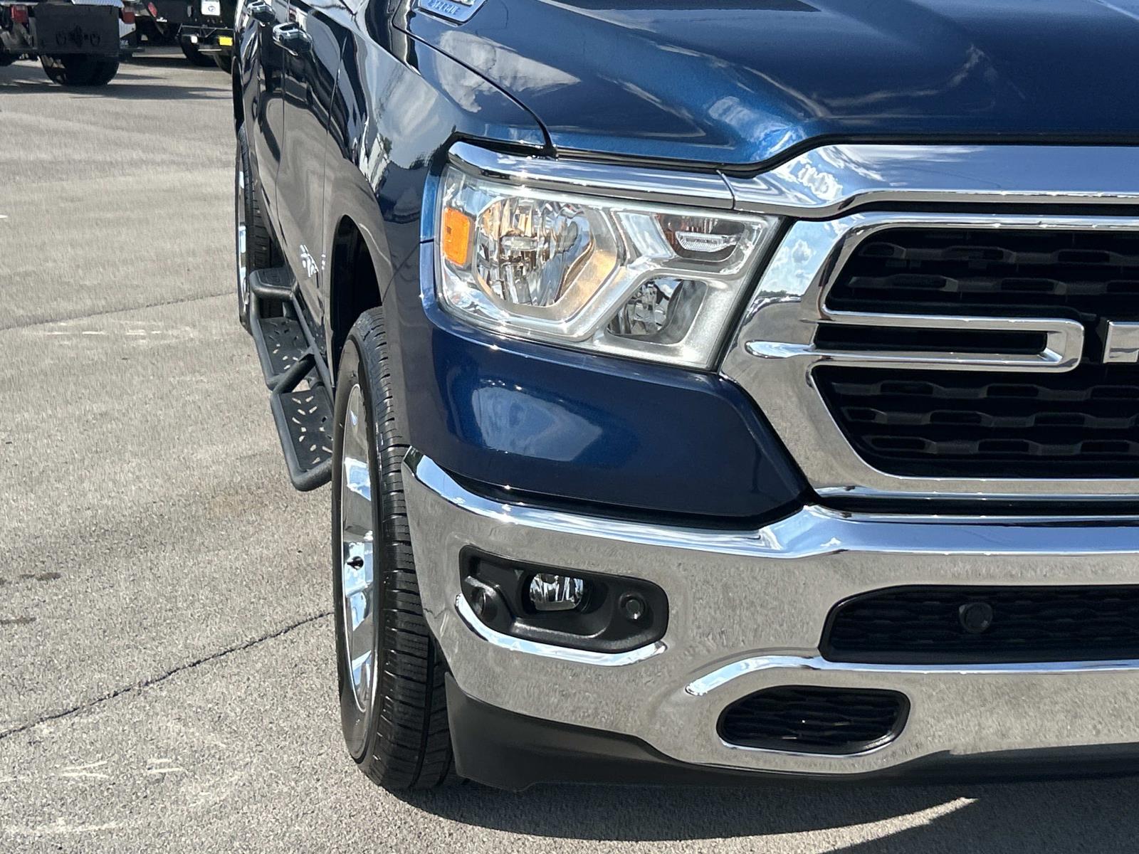 Vehicle photo 11