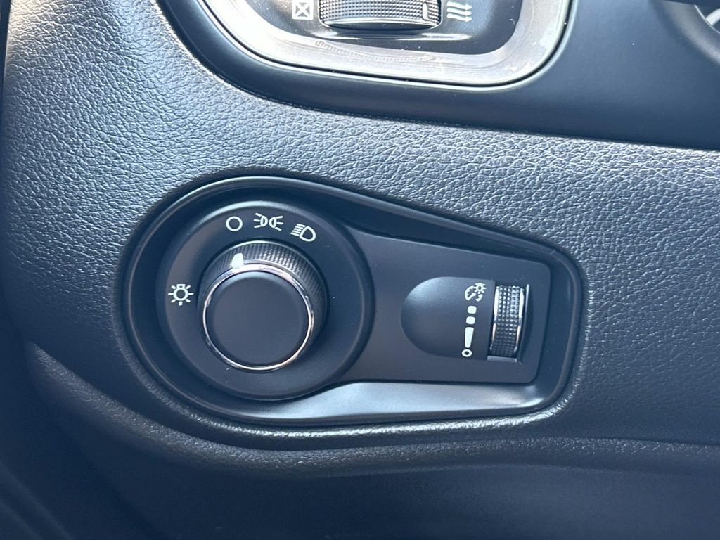 Used 2023 Jeep Renegade SUV