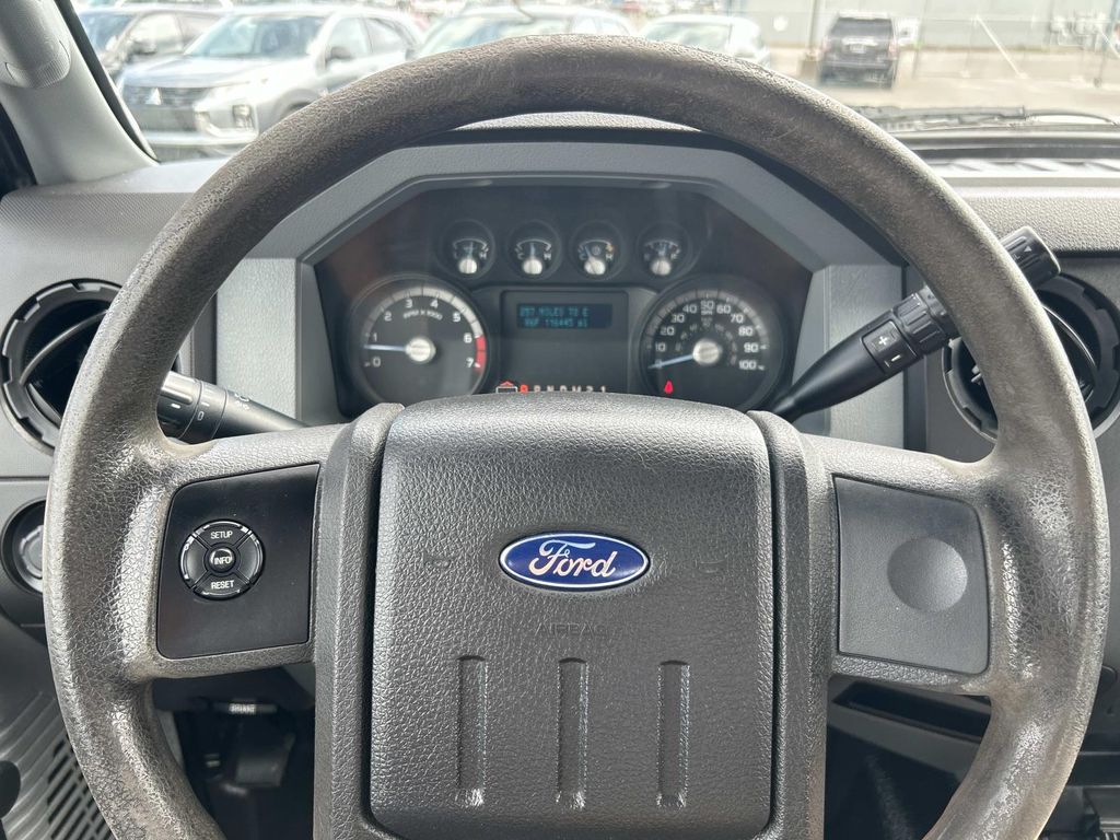 2015 Ford F-350 Super Duty Chassis Cab XL - Photo 35
