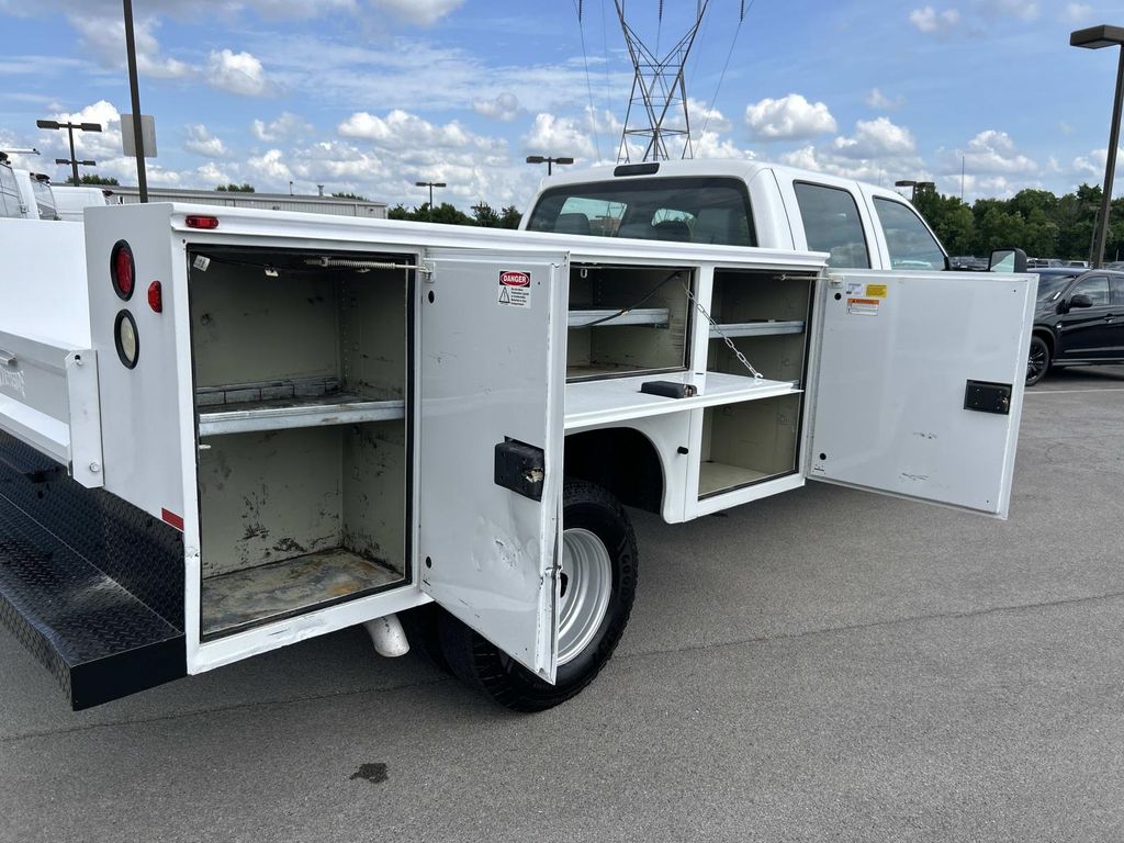 2015 Ford F-350 Super Duty Chassis Cab XL - Photo 17