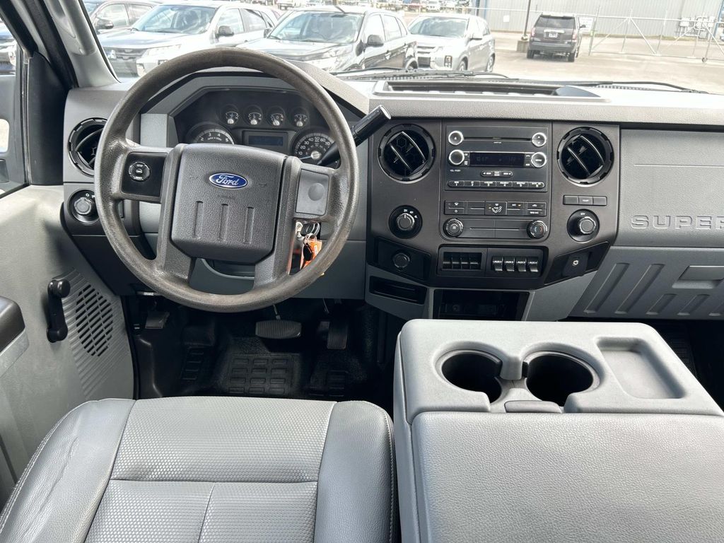 2015 Ford F-350 Super Duty Chassis Cab XL - Photo 24