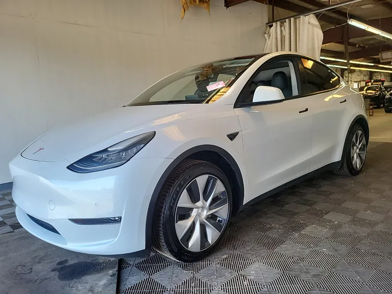 2021 Tesla Model Y Long Range Dual Motor All-Wheel Drive's photo