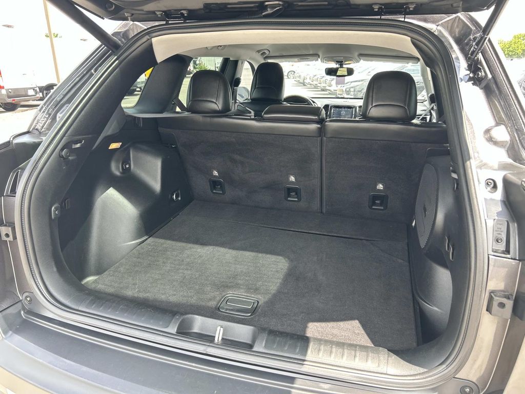 Used 2020 Jeep Cherokee SUV