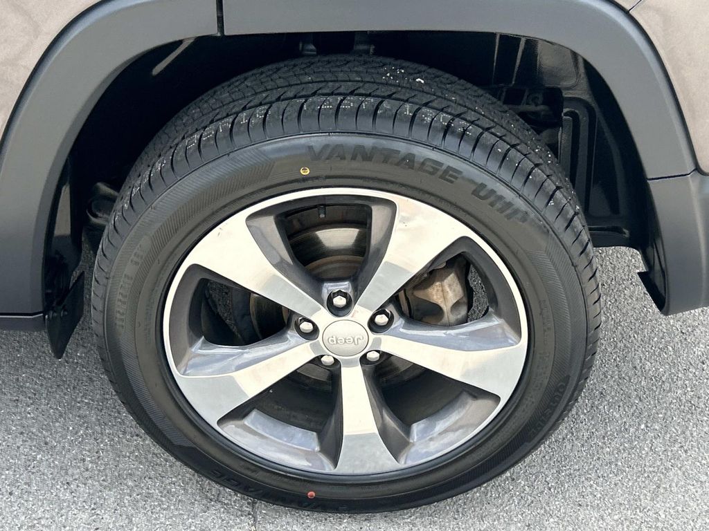 Used 2020 Jeep Cherokee SUV