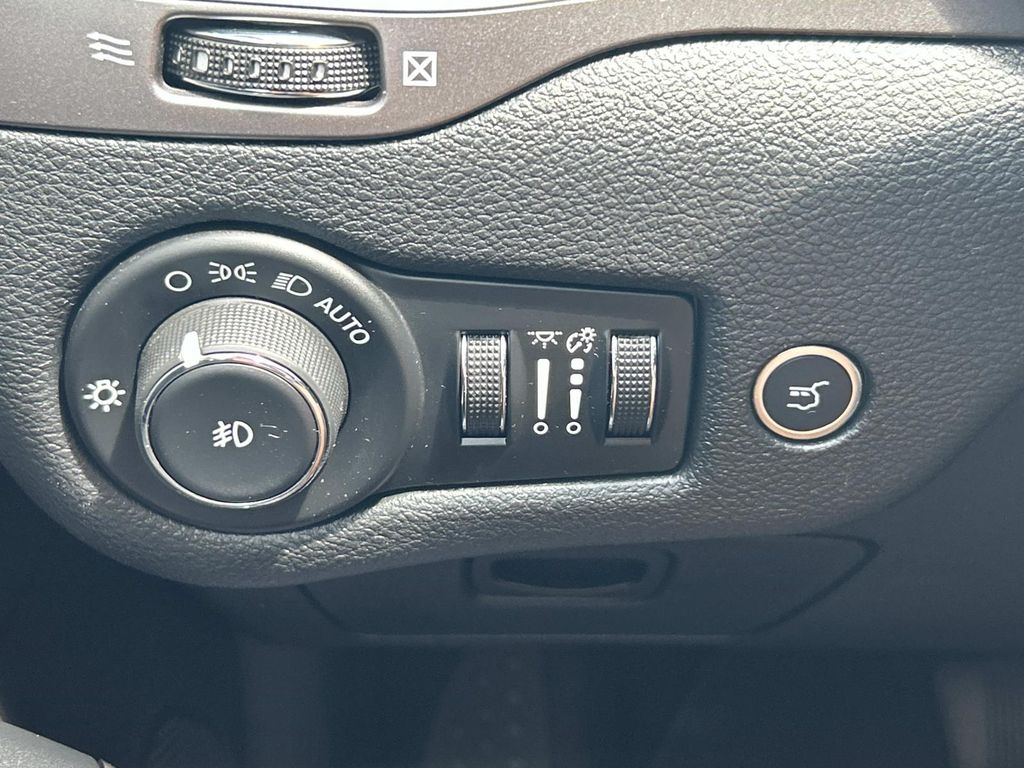 Used 2020 Jeep Cherokee SUV