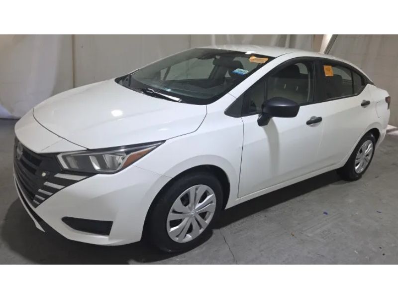 2023 Nissan Versa 1.6 S CVT's photo