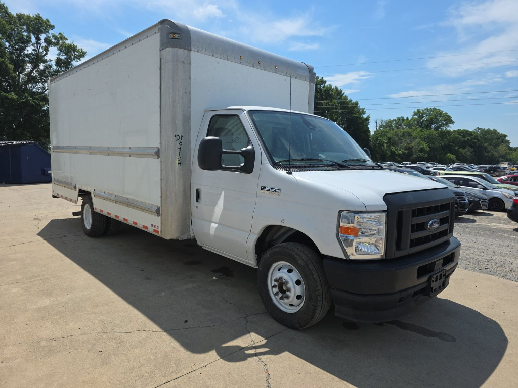 2022 Ford E-Series's photo