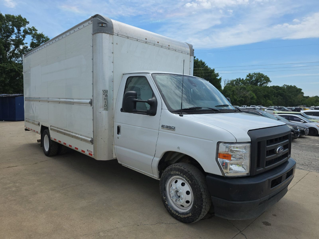 2022 Ford E-Series's photo