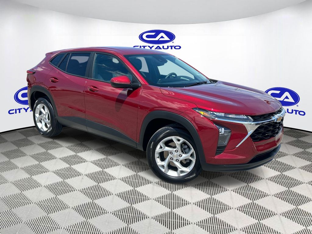 2025 Chevrolet Trax LS's photo
