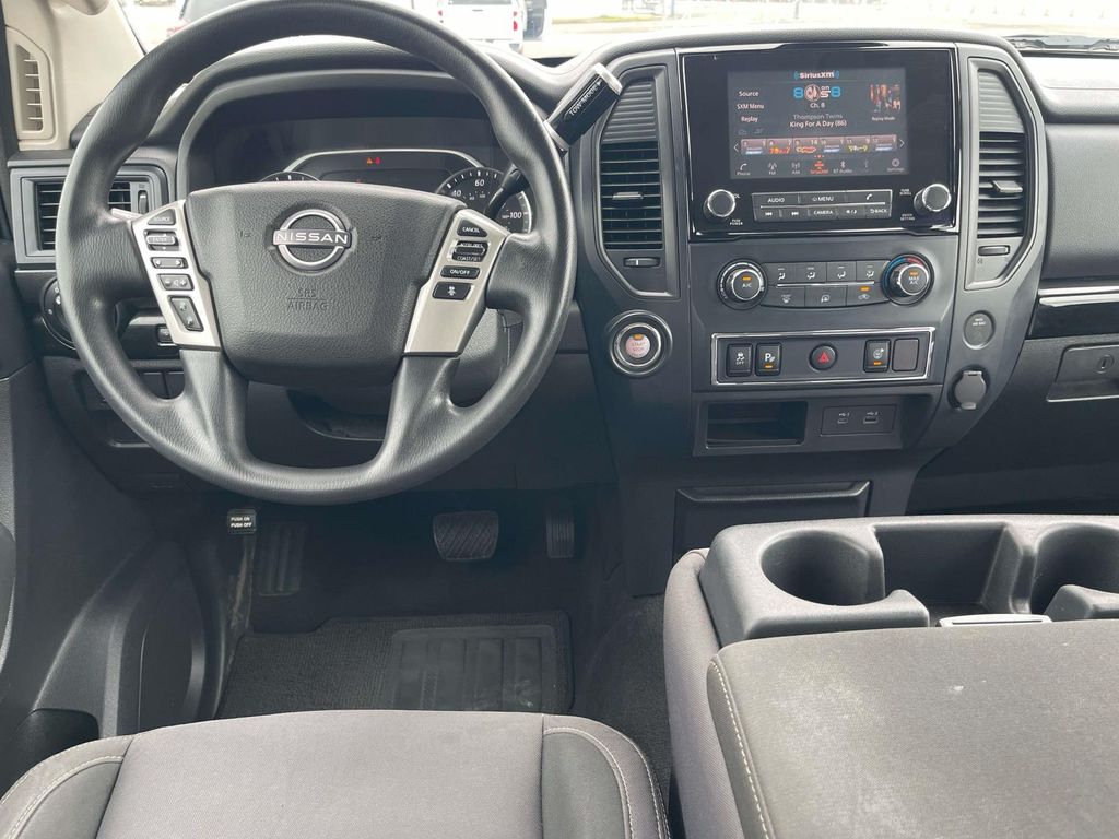 2023 Nissan Titan SV - Photo 17