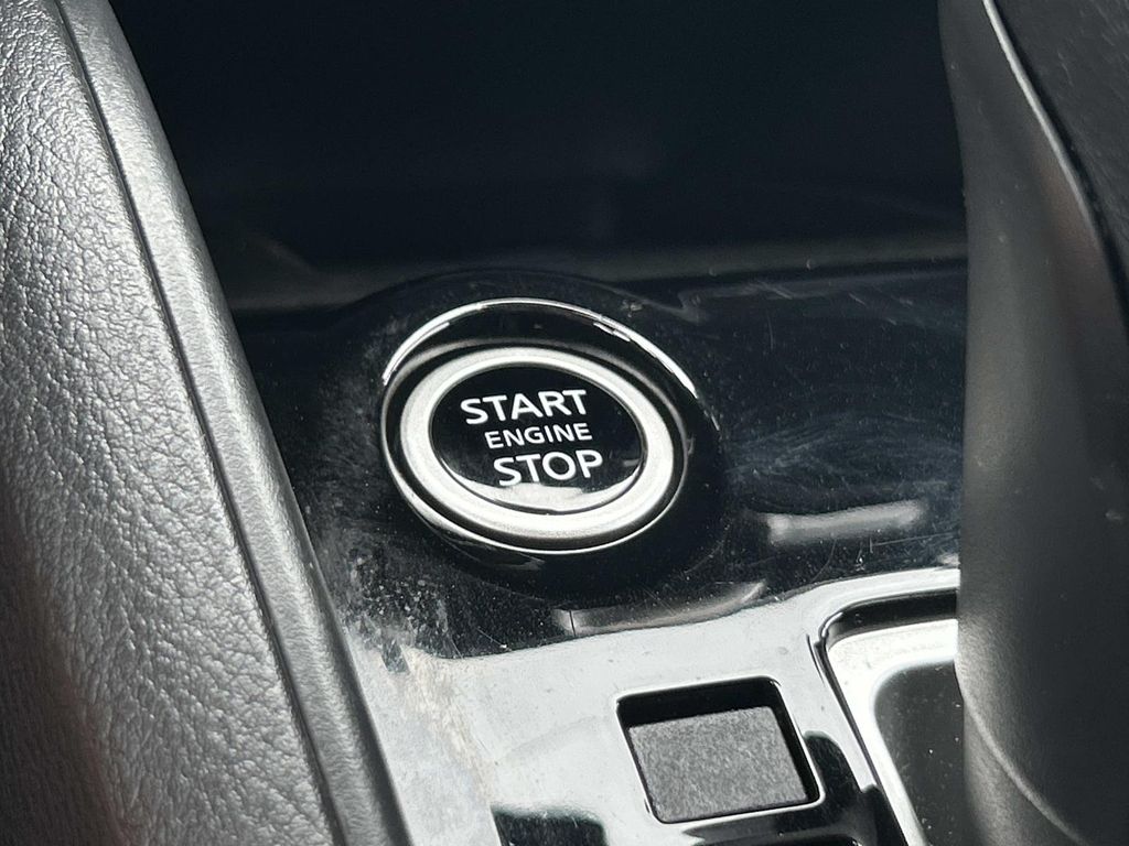 Used 2025 Nissan Versa Sedan