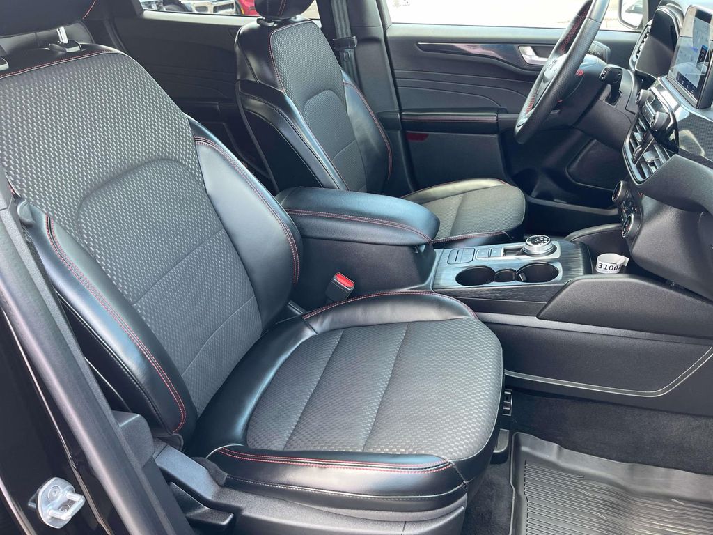 2023 Ford Escape ST-Line - Photo 34