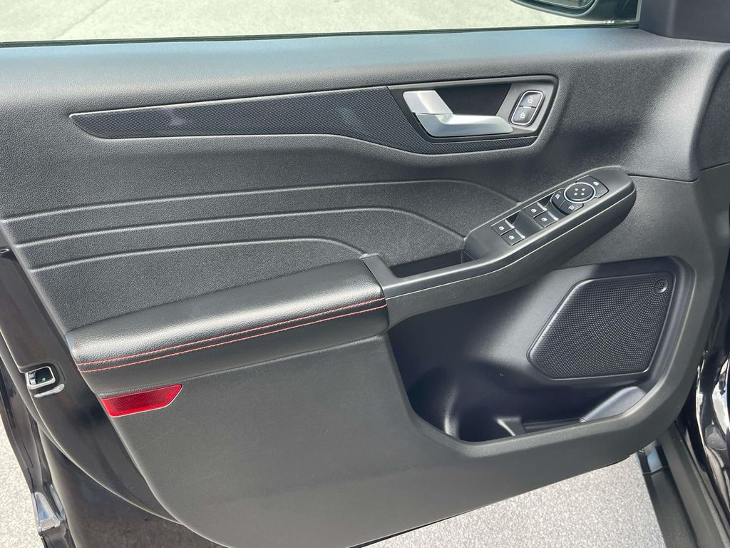 2023 Ford Escape ST-Line - Photo 35