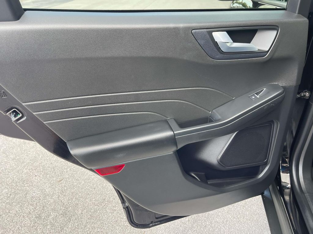 2023 Ford Escape ST-Line - Photo 25