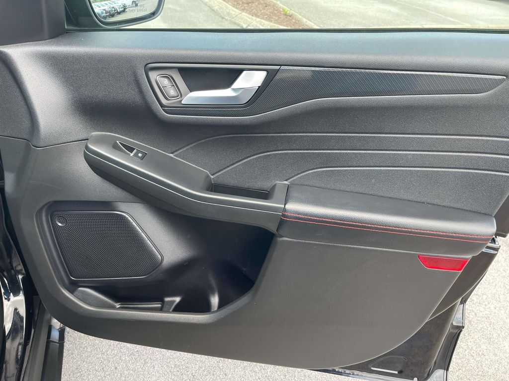 2023 Ford Escape ST-Line - Photo 32