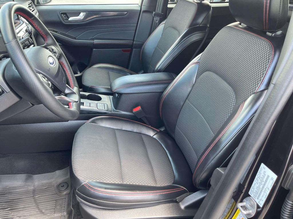 2023 Ford Escape ST-Line - Photo 37