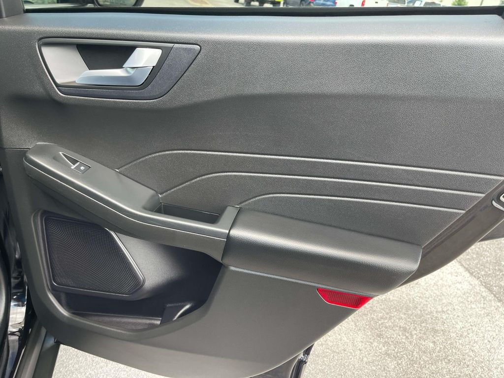 2023 Ford Escape ST-Line - Photo 30