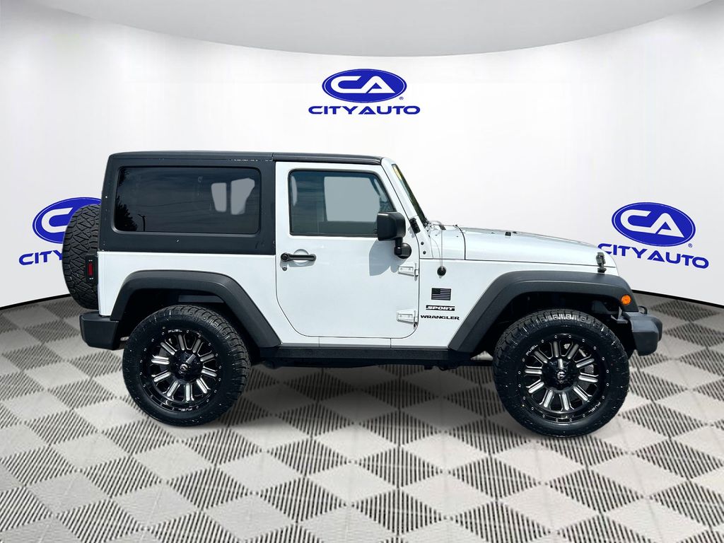 Used 2016 Jeep Wrangler SUV