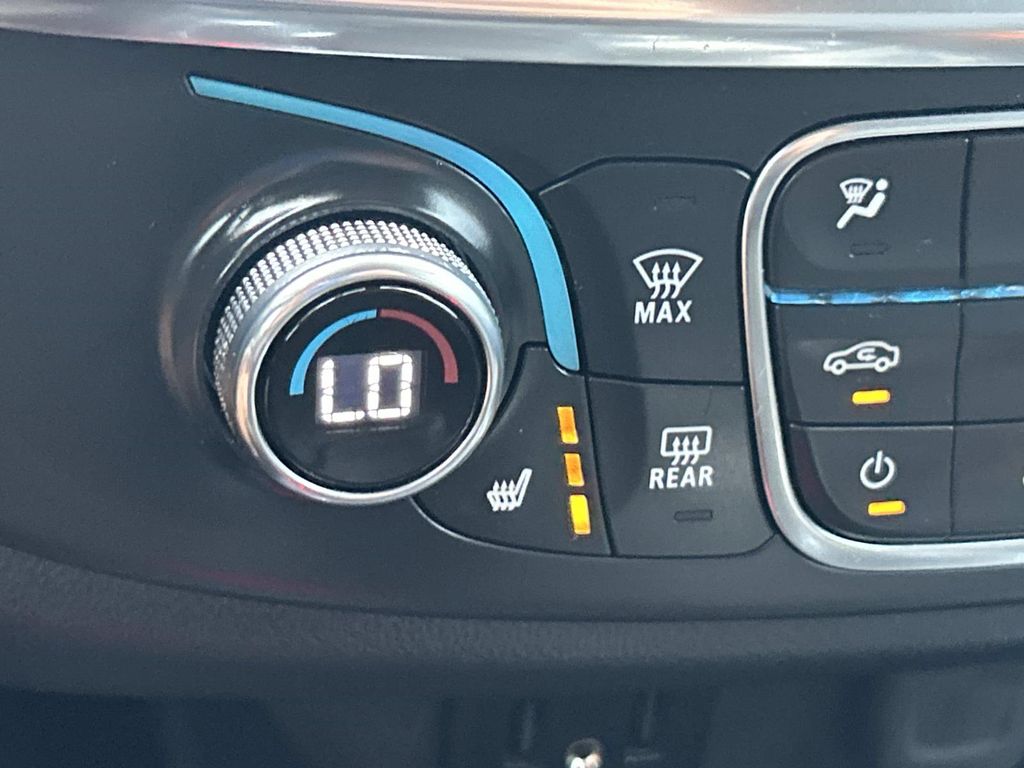 Used 2021 Chevrolet Traverse SUV