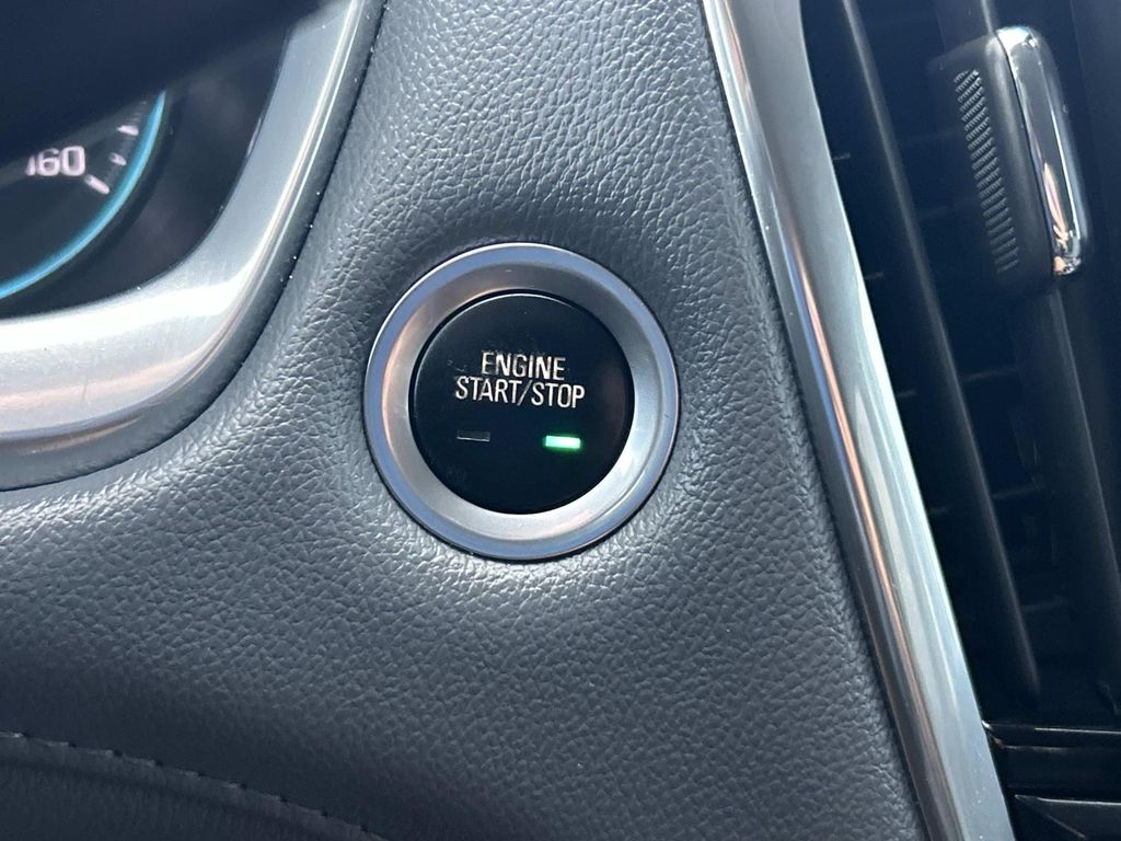 Used 2021 Chevrolet Traverse SUV