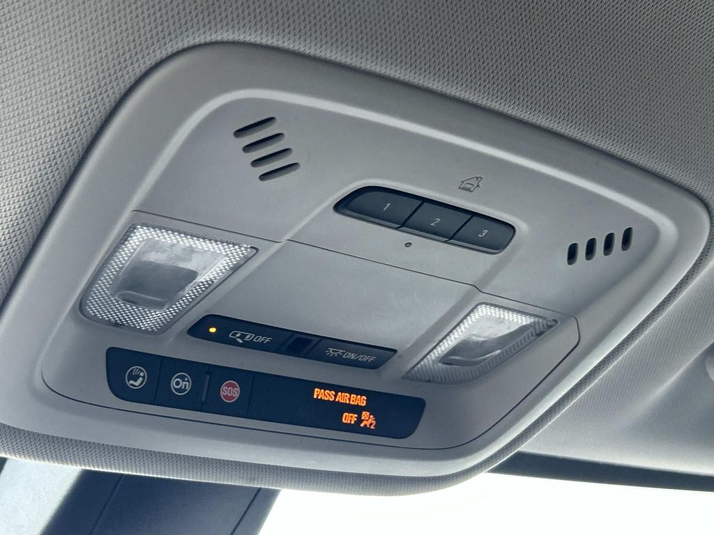Used 2021 Chevrolet Traverse SUV