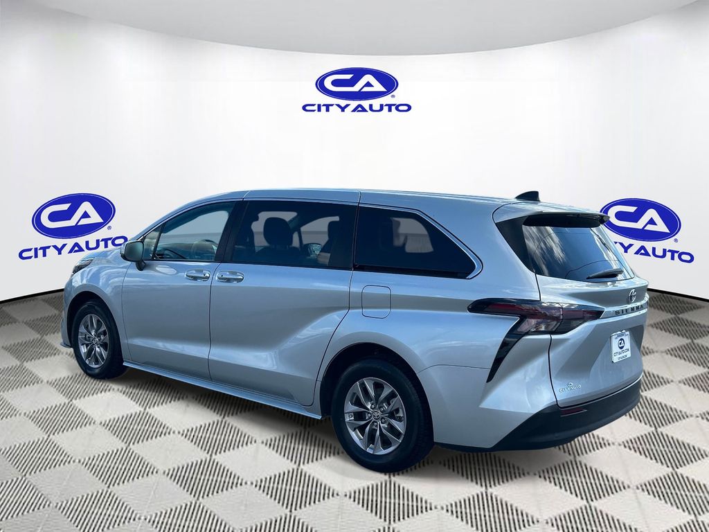 Used 2024 Toyota Sienna Van